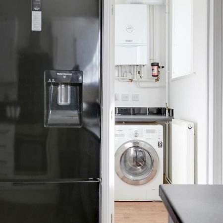 Cosy 3 Bedroom House With Free Parking And Wifi Колчестер Екстер'єр фото
