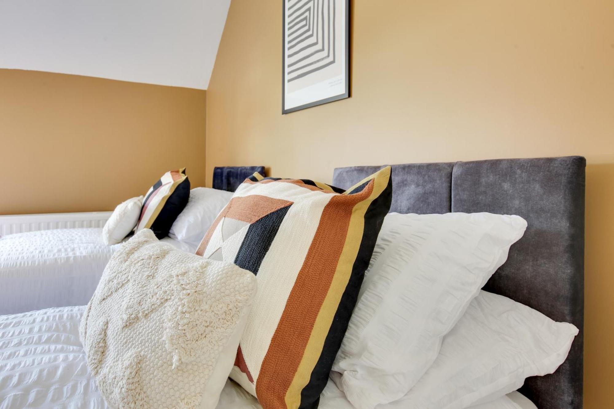 Cosy 3 Bedroom House With Free Parking And Wifi Колчестер Екстер'єр фото